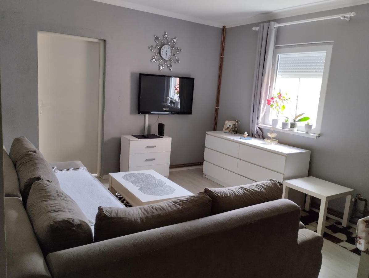 Apartman All Seasons Hotonj Ngoại thất bức ảnh