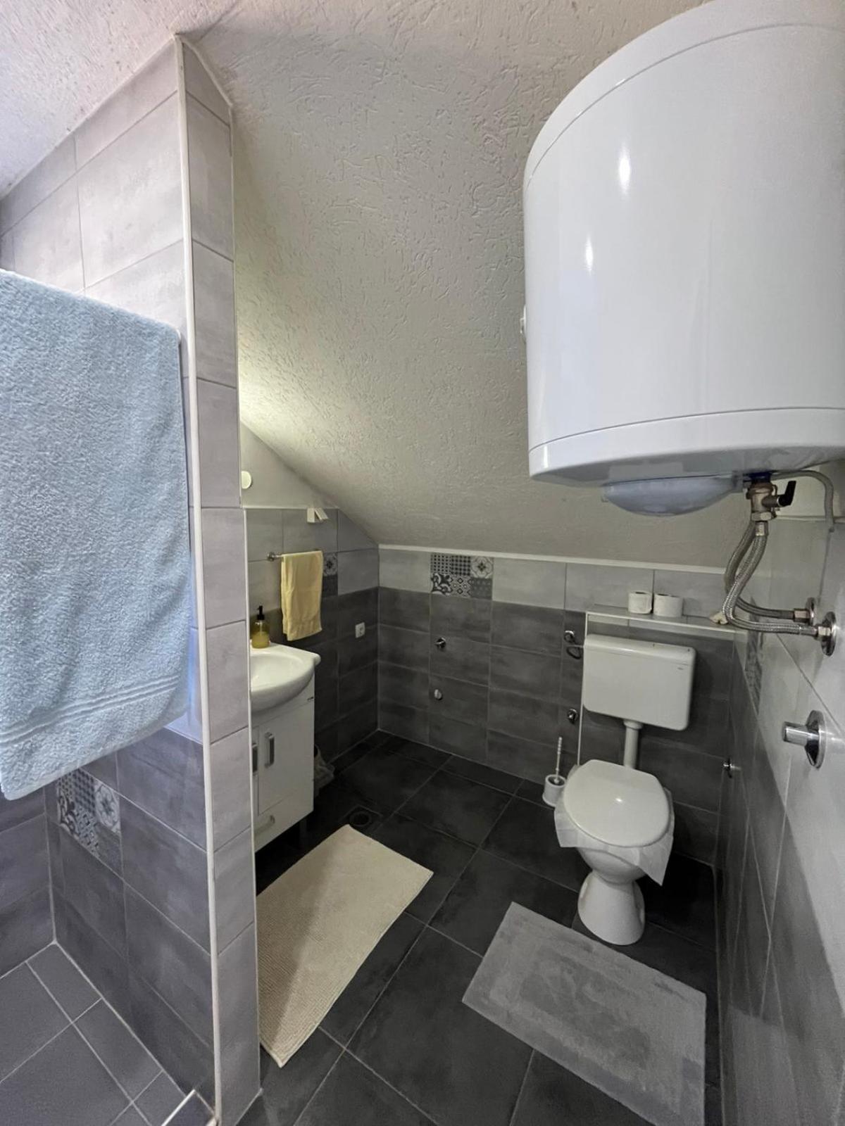 Apartman All Seasons Hotonj Ngoại thất bức ảnh