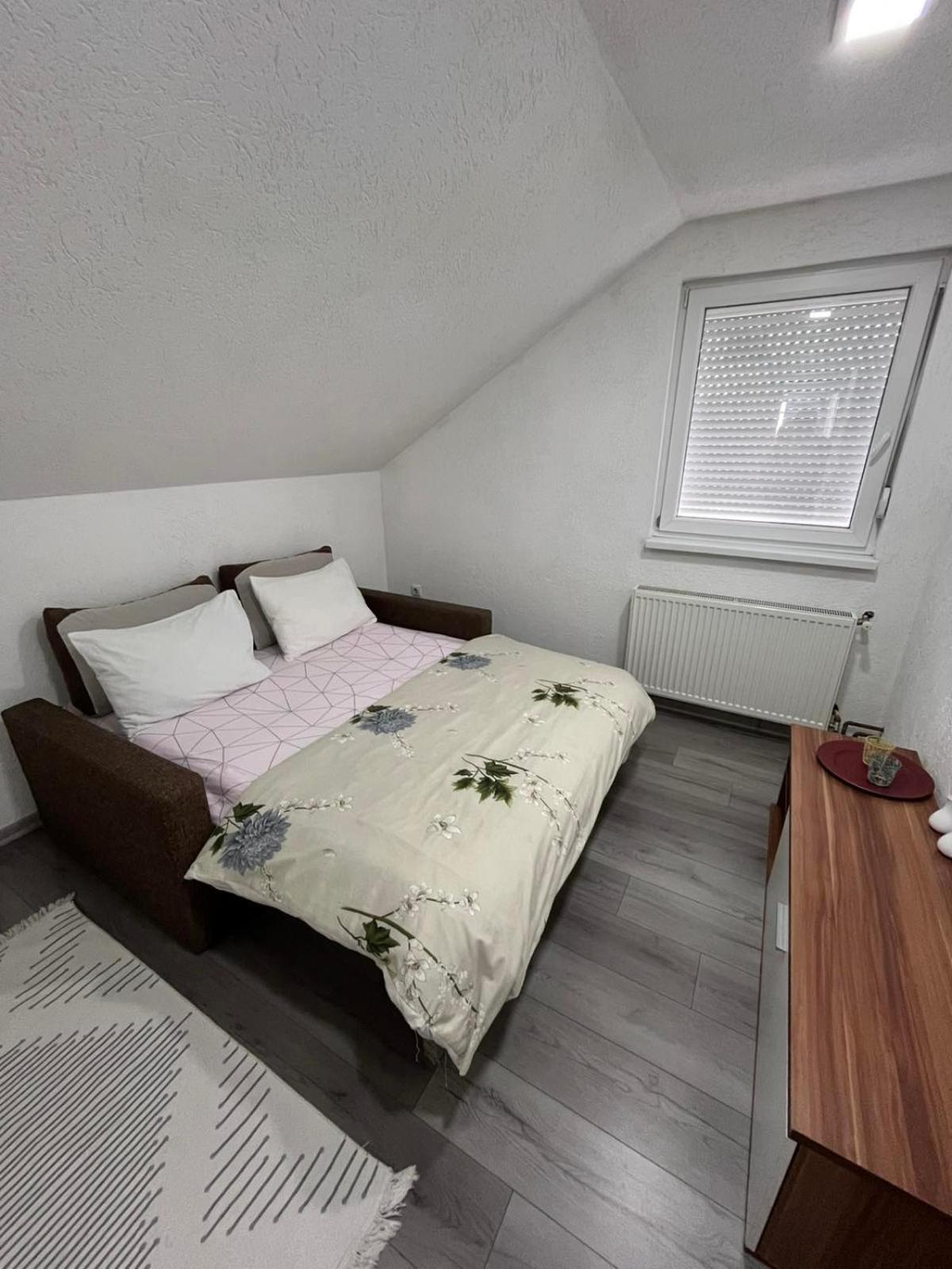 Apartman All Seasons Hotonj Ngoại thất bức ảnh