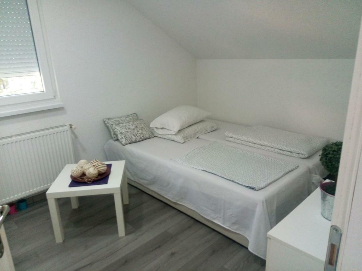 Apartman All Seasons Hotonj Ngoại thất bức ảnh