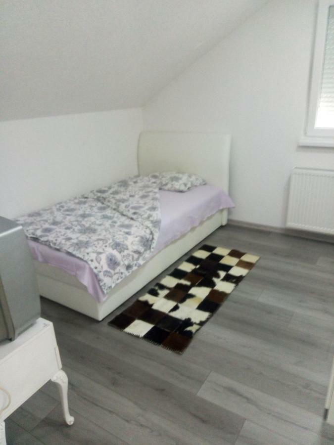 Apartman All Seasons Hotonj Ngoại thất bức ảnh