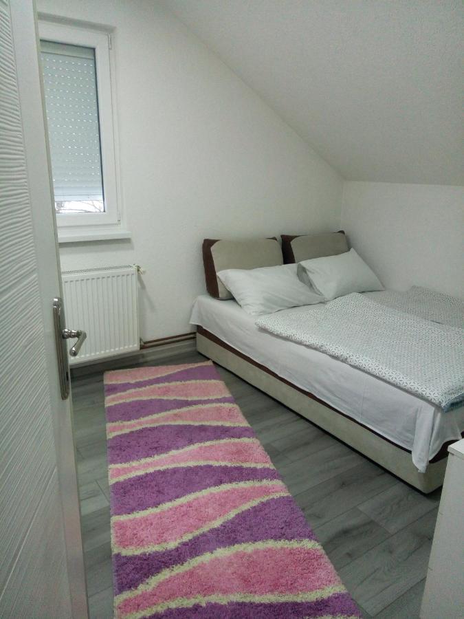 Apartman All Seasons Hotonj Ngoại thất bức ảnh